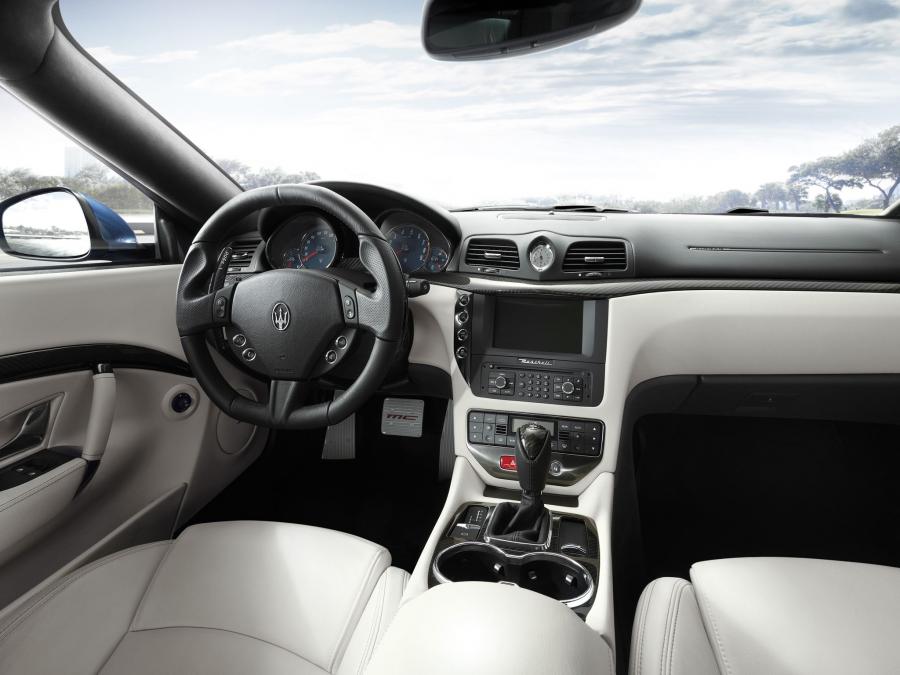  Maserati GranTurismo Sport 2012 года  (фото 29 из 37)